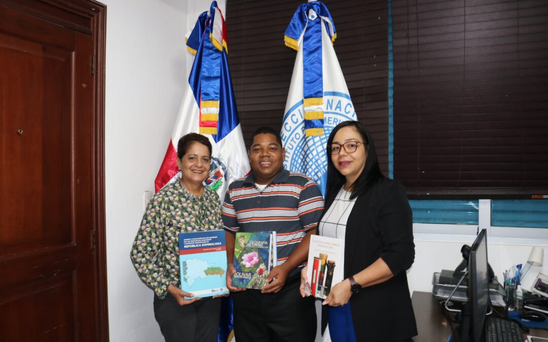 Sección Nacional del IPGH realiza donación de libros